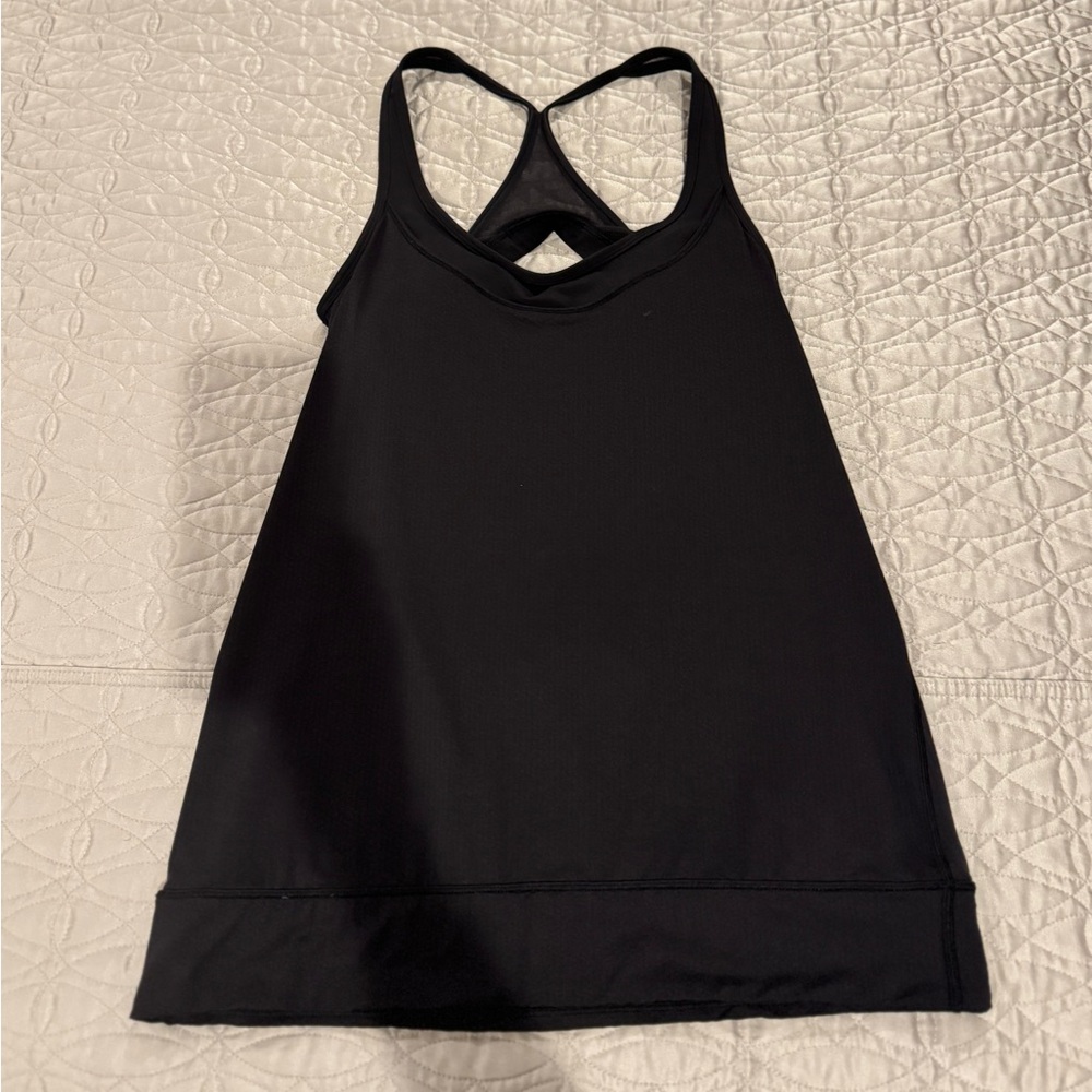 Lululemon black tank with build in bra